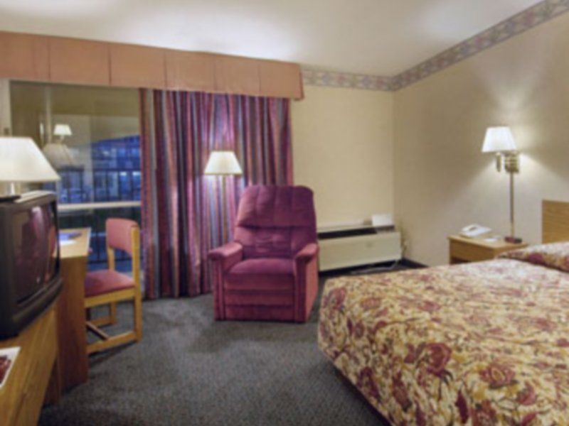 Howard Johnson By Wyndham Oklahoma City Okc Airport, Fairgrounds, I40 Zewnętrze zdjęcie